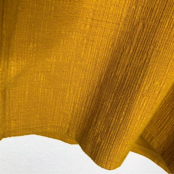 NWT J.Crew Textured V-neck three-quarter-sleeve tee Mustard Cotton Blend Size: M - Picture 4 of 9